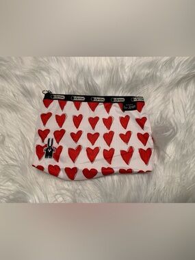 LE SPORTSAC by Peter Jensen  red hearts design cosmetic zip close wristlet VGUC